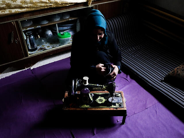Geflüchtete Frau in Nordwestsyrien