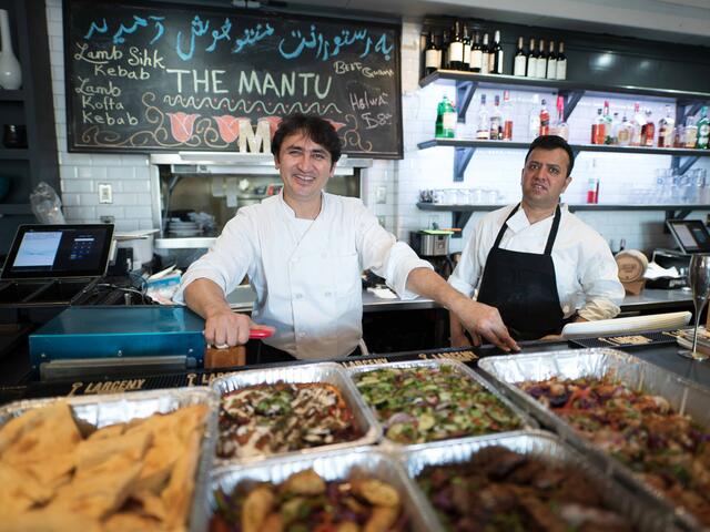 Der Koch Noori in seinem Restaurant ‚The Mantu‘