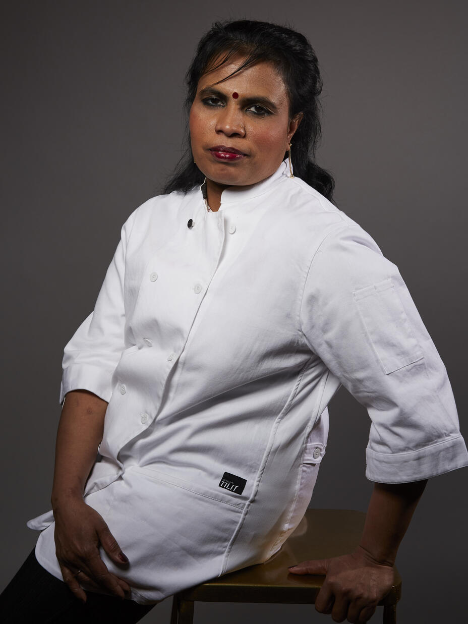 Portrait von Küchenchefin Shanthini