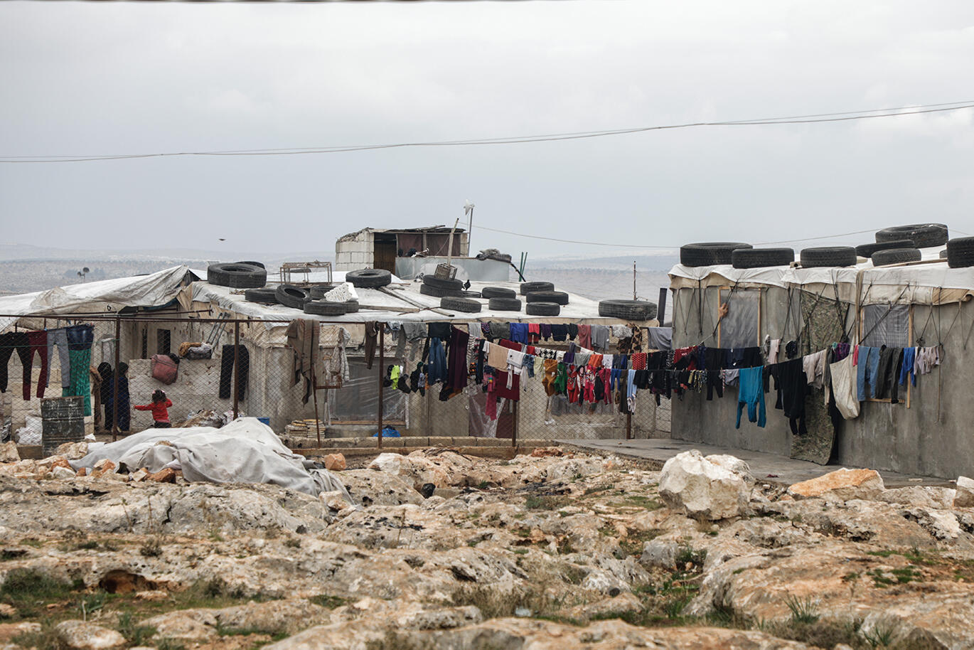 Wäsche hängt in einem Flüchtlingslager in Syrien