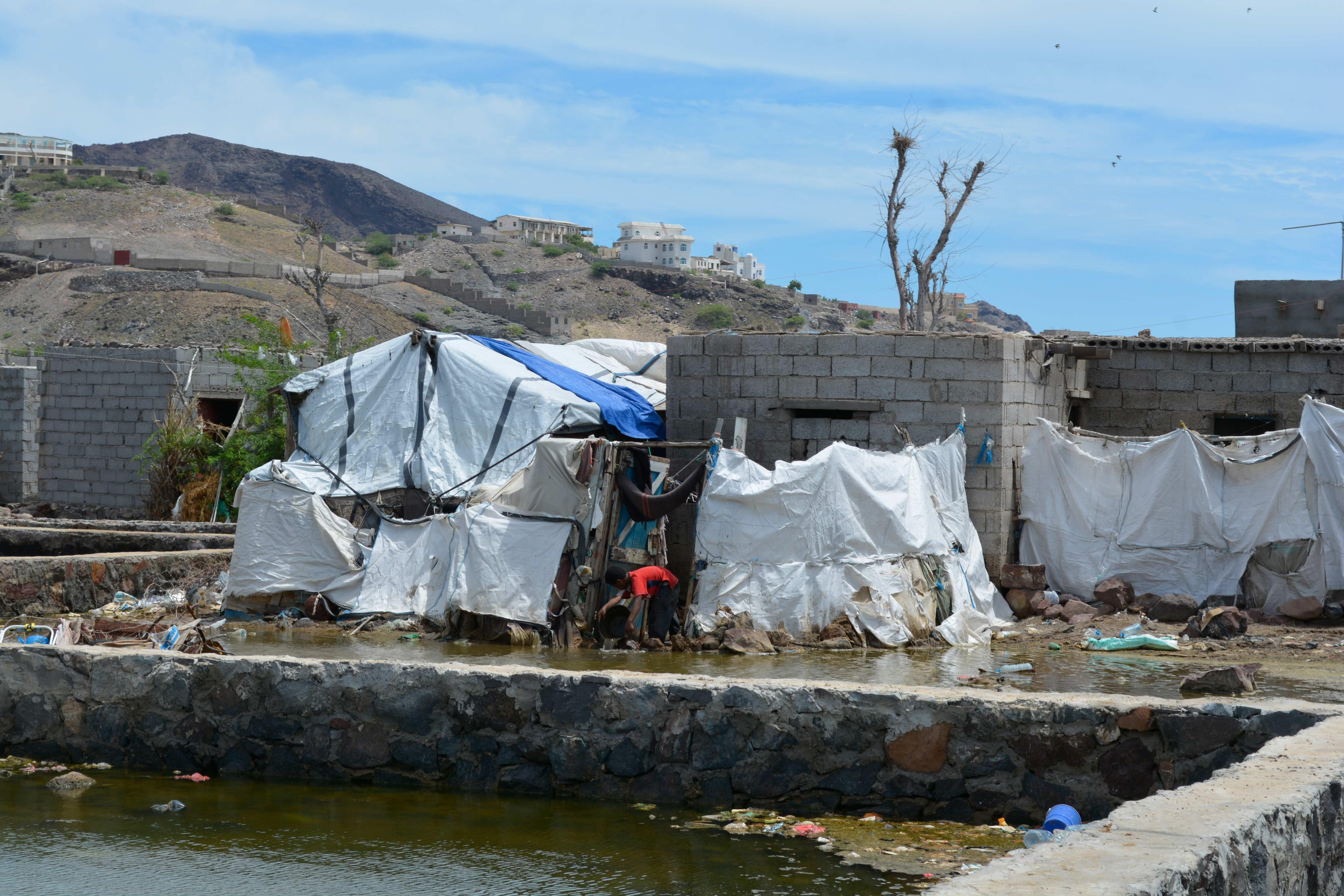 Ein überflutetes Haus in Jemen 