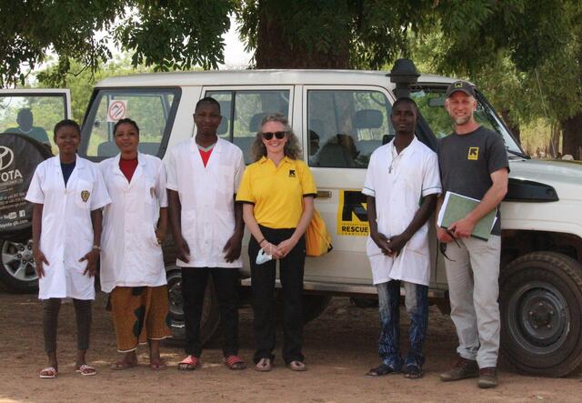 Gruppe um Ralph Achenbach zu Besuch beim GIVEWELL-Projekt in Burkina Faso.